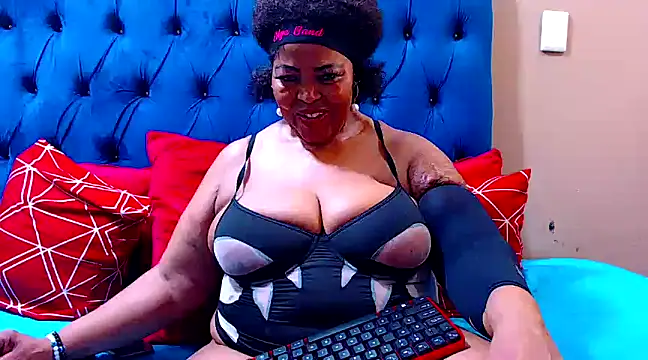 Snapshot of ebonycandy10 chatting on 17, 3, 2025 ebonycandy10 online show from 17, 3, 2025