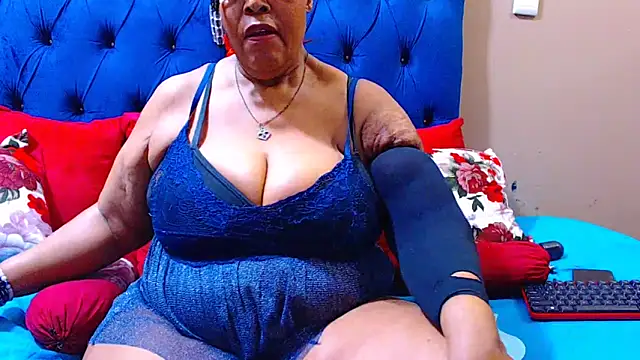 Snapshot of ebonycandy10 chatting on 15, 9, 2025 ebonycandy10 online show from 15, 9, 2025