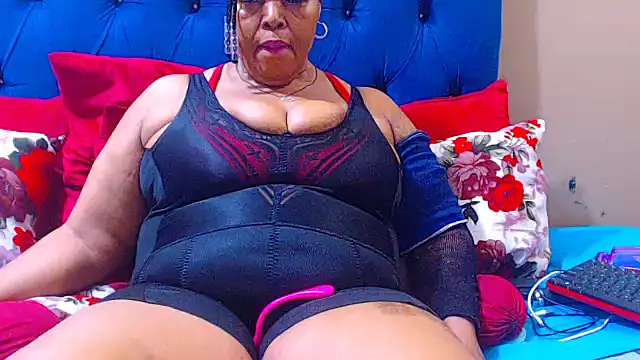 Snapshot of ebonycandy10 chatting on 10, 10, 2025 ebonycandy10 online show from 10, 10, 2025