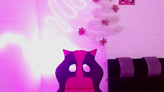 Snapshot of Kind_Scarlett chatting on 12, 12, 2024 Kind Scarlett online show from 12, 12, 2024