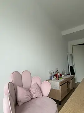 streetdoll online show from 5, 4, 2026