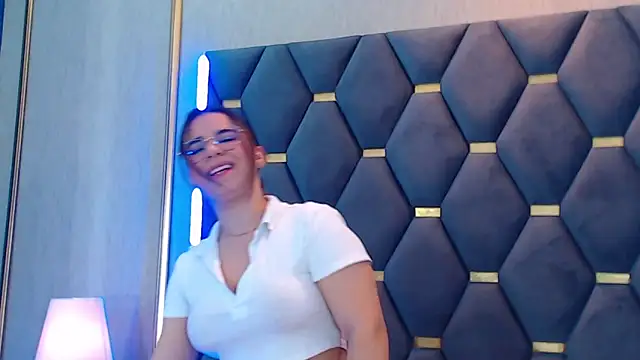 ThaniaJones online show from 13, 11, 2025