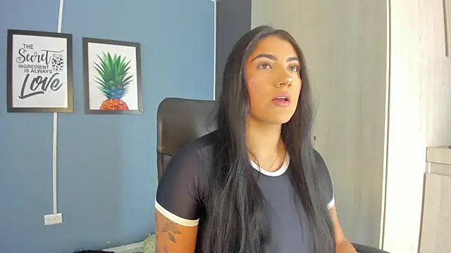 Snapshot of PaulinaDuarte chatting on 20, 4, 2026 PaulinaDuarte online show from 20, 4, 2026