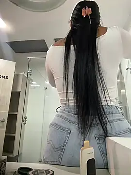 Snapshot of PaulinaDuarte chatting on 30, 4, 2026 PaulinaDuarte online show from 30, 4, 2026