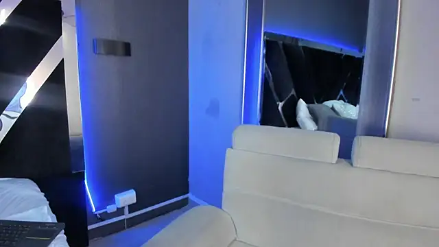 Snapshot of PaulinaDuarte chatting on 11, 7, 2026 PaulinaDuarte online show from 11, 7, 2026