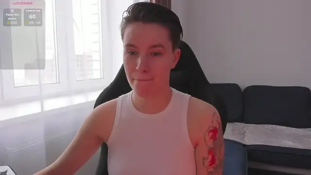 Snapshot of JessieFlower chatting on 4, 12, 2025 JessieFlower online show from 4, 12, 2025