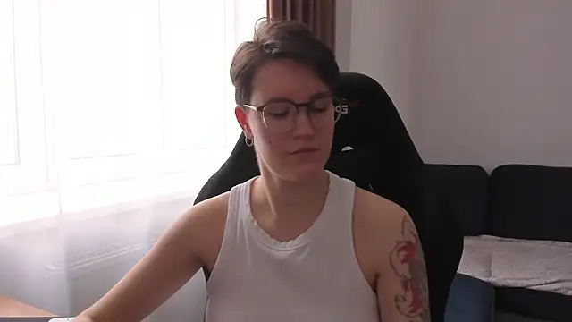 JessieFlower online show from 5, 4, 2026