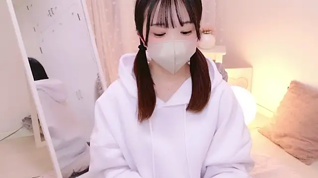 Snapshot of HONO_cha chatting on 6, 12, 2024 HONO cha online show from 6, 12, 2024