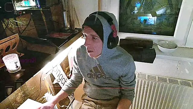 Snapshot of BongChannel chatting on 4, 1, 2025 BongChannel online show from 4, 1, 2025