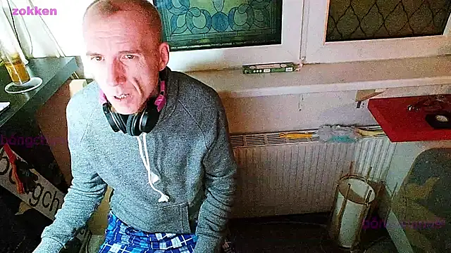 Snapshot of BongChannel chatting on 6, 1, 2025 BongChannel online show from 6, 1, 2025