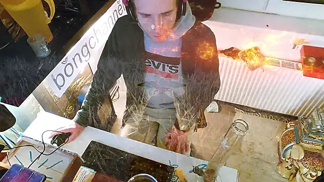 Snapshot of BongChannel chatting on 1, 2, 2025 BongChannel online show from 1, 2, 2025