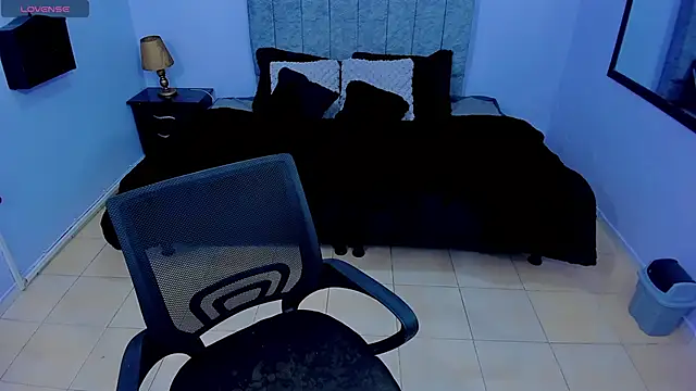 Lana stone  online show from 24, 1, 2025