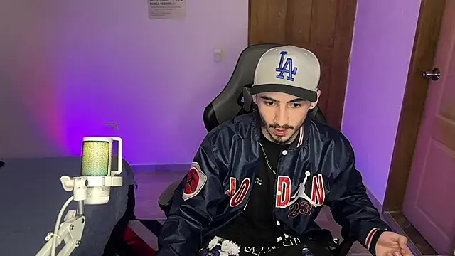 David Brown18 online show from 4, 2, 2025