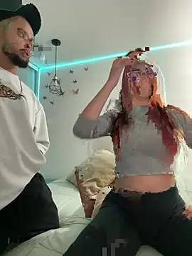 Chloe Johnson  online show from 23, 12, 2024