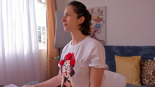 cuddlingbunny online show from 23, 3, 2026