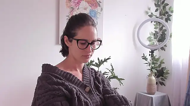 cuddlingbunny online show from 30, 3, 2026