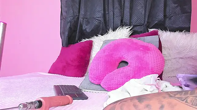 Snapshot of cloe_bridgee chatting on 26, 4, 2026 cloe bridgee online show from 26, 4, 2026