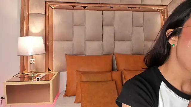 DaraBeckett online show from 30, 1, 2025