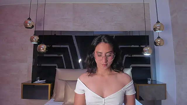 DaraBeckett online show from 2, 10, 2025