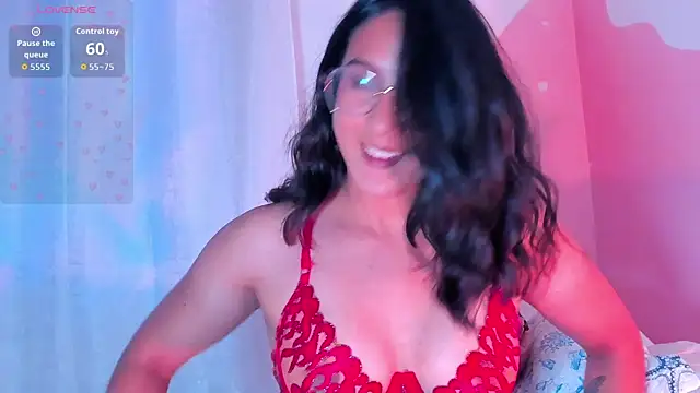 Snapshot of DaraBeckett chatting on 2, 6, 2026 DaraBeckett online show from 2, 6, 2026