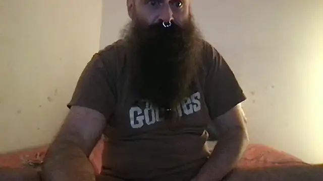 Snapshot of JunkieShitPig chatting on 8, 10, 2025 JunkieShitPig online show from 8, 10, 2025