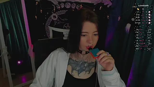 Snapshot of Sam_Mystery chatting on 2, 1, 2025 Sam Mystery online show from 2, 1, 2025