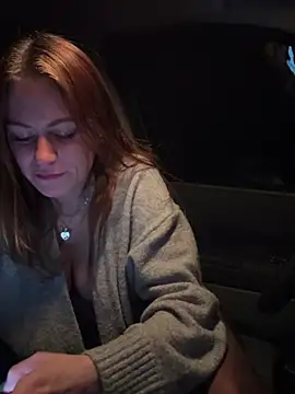 selenaluvv online show from 2, 2, 2025