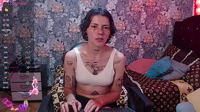 pretty cristal69 online show from 17, 4, 2026