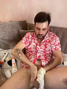 Snapshot of MaeltraJoy chatting on 28, 2, 2025 MaeltraJoy online show from 28, 2, 2025