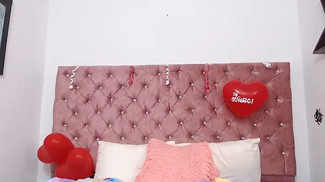 Snapshot of SsofiCollins chatting on 13, 2, 2025 SsofiCollins online show from 13, 2, 2025