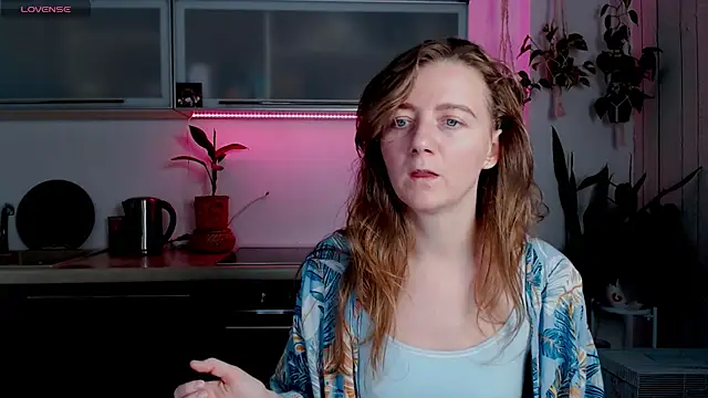 Snapshot of Elly_Helly chatting on 5, 11, 2025 Elly Helly online show from 5, 11, 2025