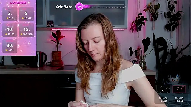 Snapshot of Elly_Helly chatting on 21, 11, 2025 Elly Helly online show from 21, 11, 2025