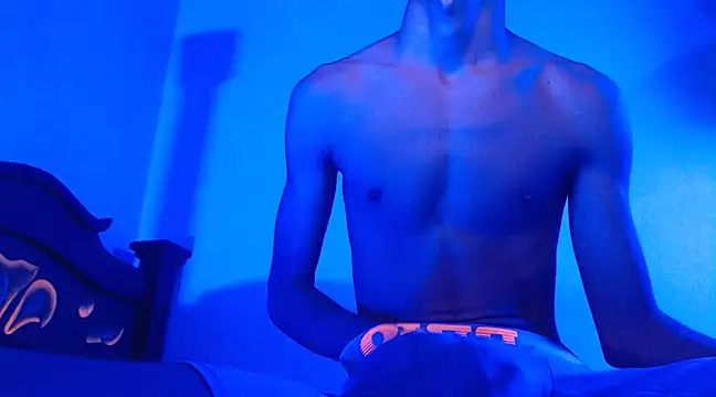 Snapshot of isaaclatino chatting on 3, 12, 2024 isaaclatino online show from 3, 12, 2024