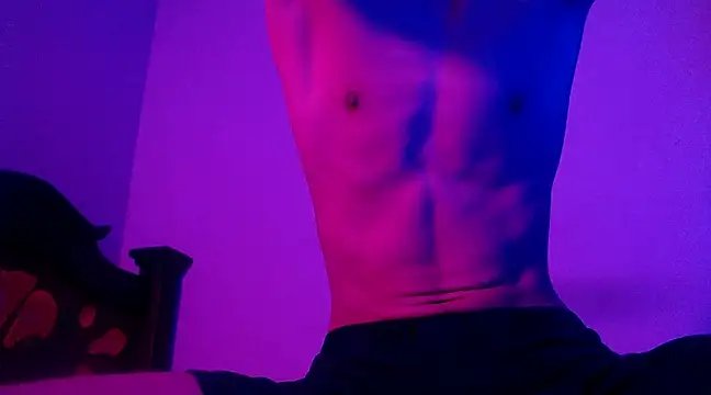 Snapshot of isaaclatino chatting on 21, 2, 2025 isaaclatino online show from 21, 2, 2025