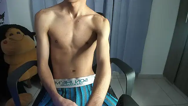 Snapshot of isaaclatino chatting on 5, 10, 2025 isaaclatino online show from 5, 10, 2025