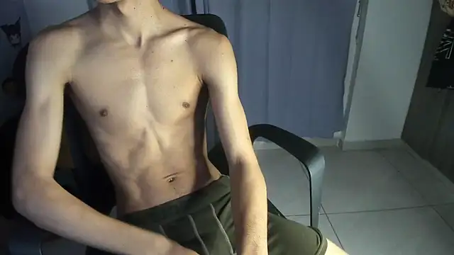 Snapshot of isaaclatino chatting on 24, 10, 2025 isaaclatino online show from 24, 10, 2025