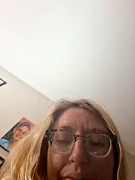 xWhoreAbleX Pika online show from 25, 5, 2026