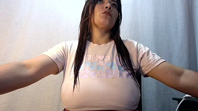 Snapshot of tara_rios chatting on 8, 5, 2026 tara rios online show from 8, 5, 2026