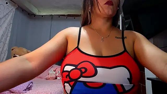 Snapshot of tara_rios chatting on 11, 5, 2026 tara rios online show from 11, 5, 2026