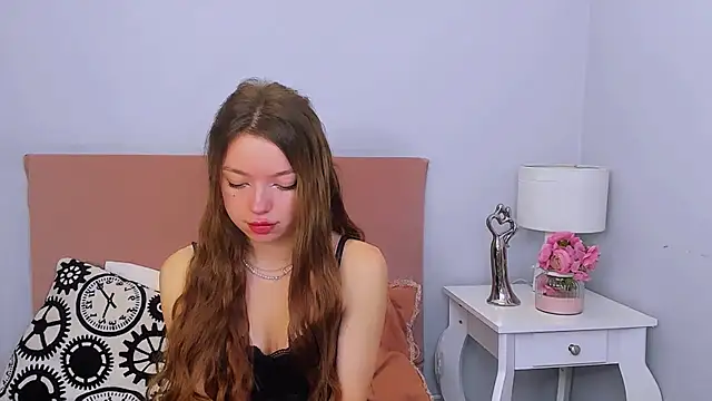 GraceLips online show from 12, 3, 2025