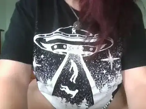 Snapshot of MissKisu chatting on 13, 10, 2025 MissKisu online show from 13, 10, 2025