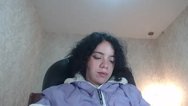 EmmaCowperr online show from 11, 1, 2025