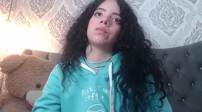 EmmaCowperr online show from 23, 2, 2025