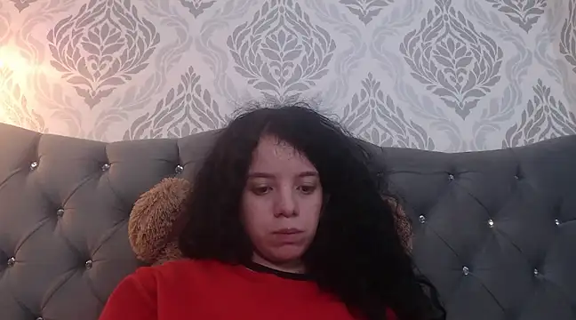 EmmaCowperr online show from 25, 2, 2025