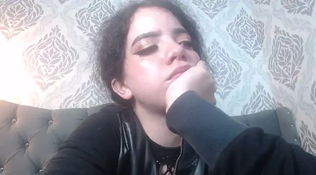 EmmaCowperr online show from 18, 3, 2025