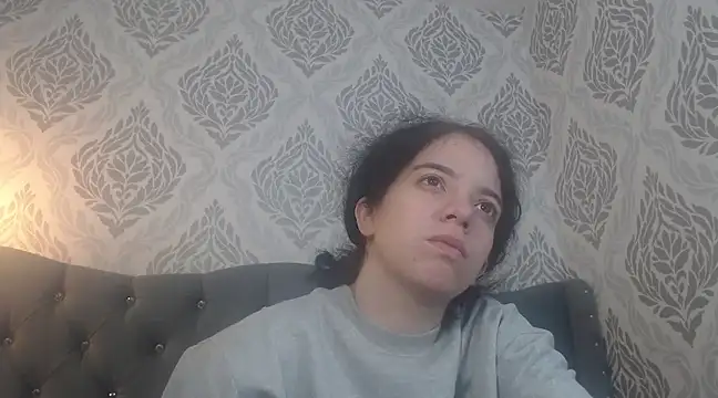 EmmaCowperr online show from 22, 3, 2025