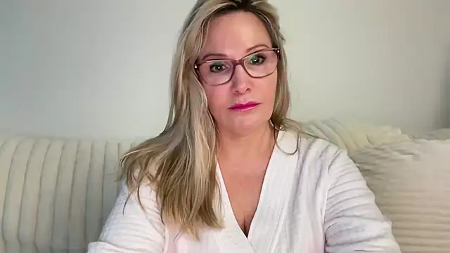 Milf Goddess online show from 27, 9, 2025