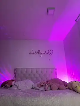 alee lenoxx online show from 5, 3, 2025