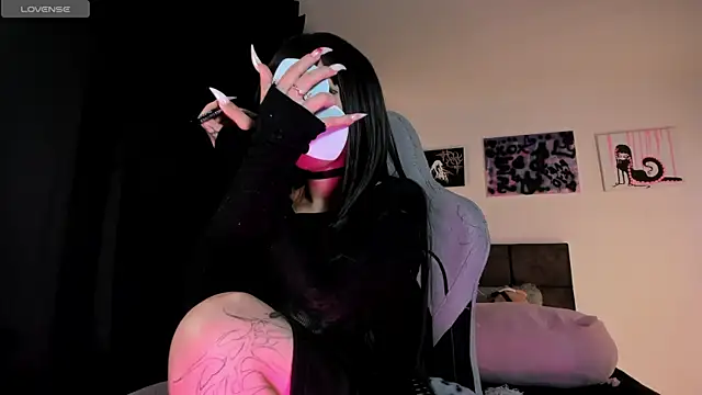 Snapshot of satanbabee chatting on 1, 7, 2026 satanbabee online show from 1, 7, 2026