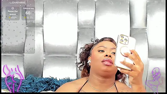 Snapshot of CamilaBenitez chatting on 15, 9, 2025 CamilaBenitez online show from 15, 9, 2025